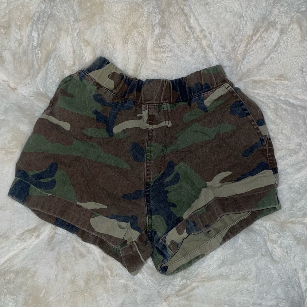 Forever 21 camo shorts